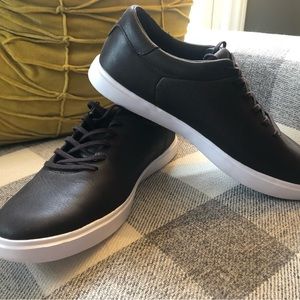 Mens sz 10 Cuater by TravisMatthews shoes